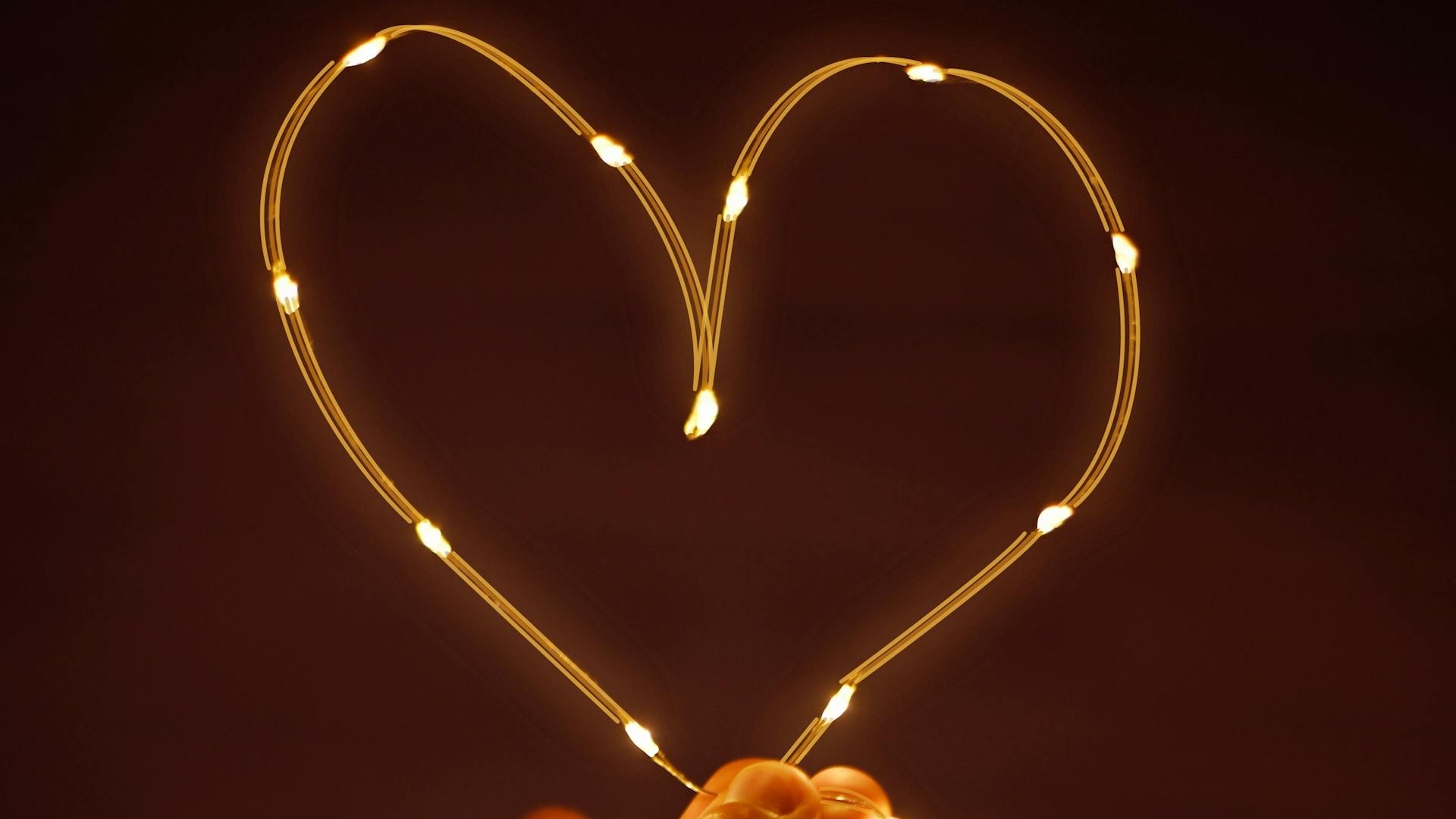 LED light string in the shape of a heart